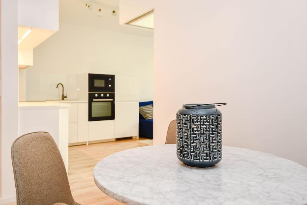 New Modern Apartment In City Center บราติสลาวา ภายนอก รูปภาพ